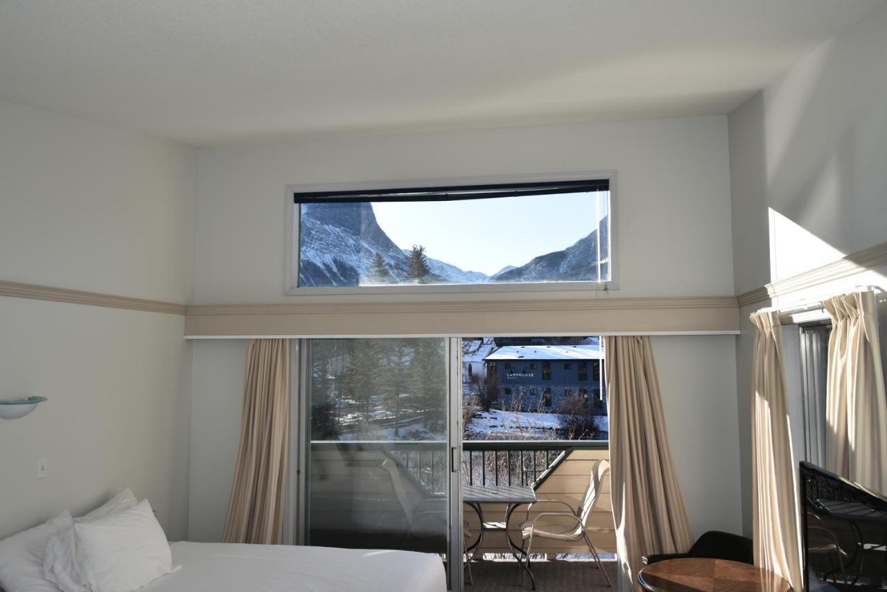The Drake Inn Canmore Exterior foto